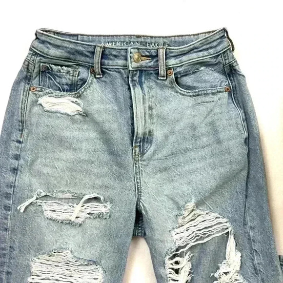 American Eagle High Rise Mom Light Wash Fade Distress Ankle Jean Size 2 X-Short - Picture 2 of 15